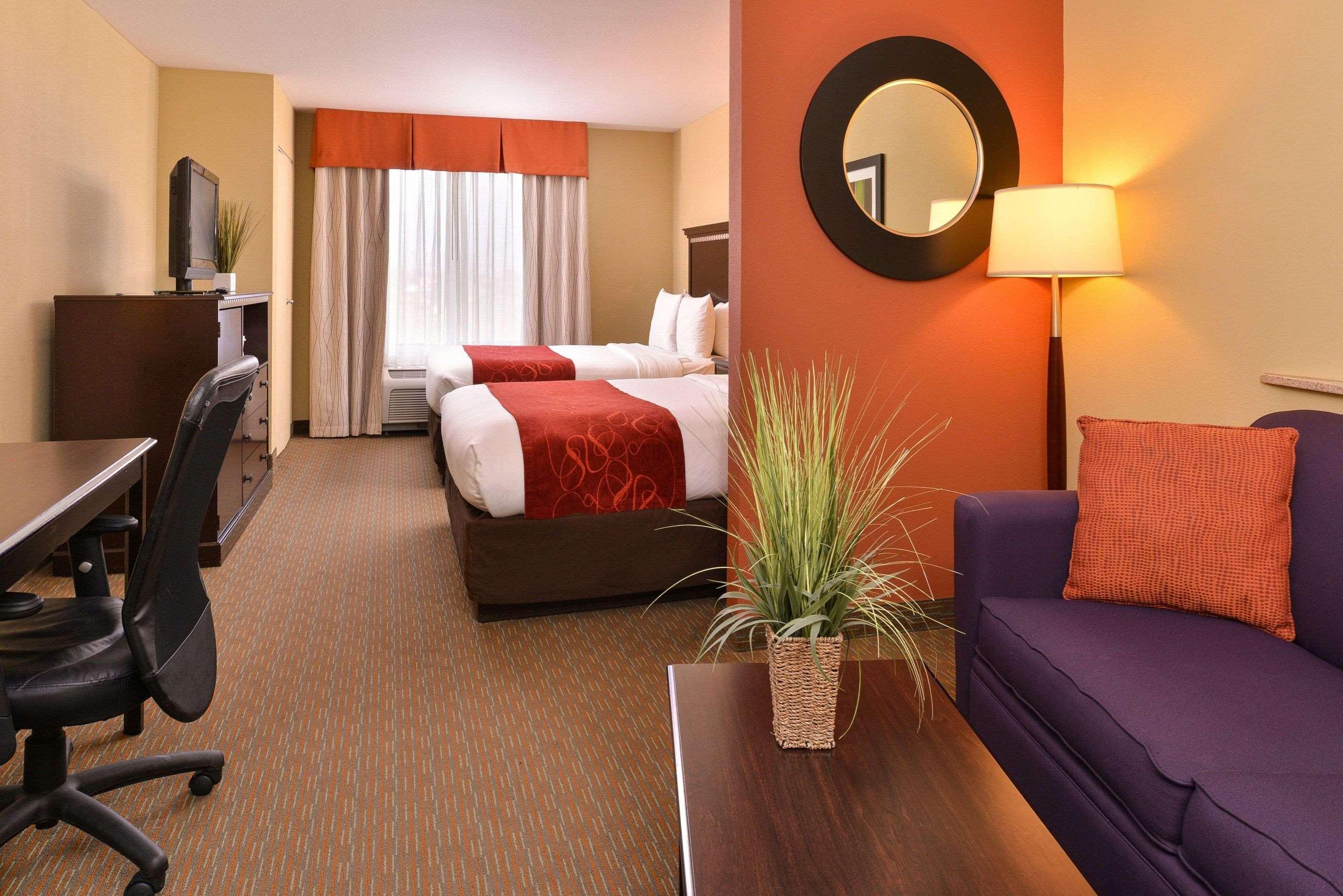 Comfort Suites Urbana Champaign, University Area Exterior photo