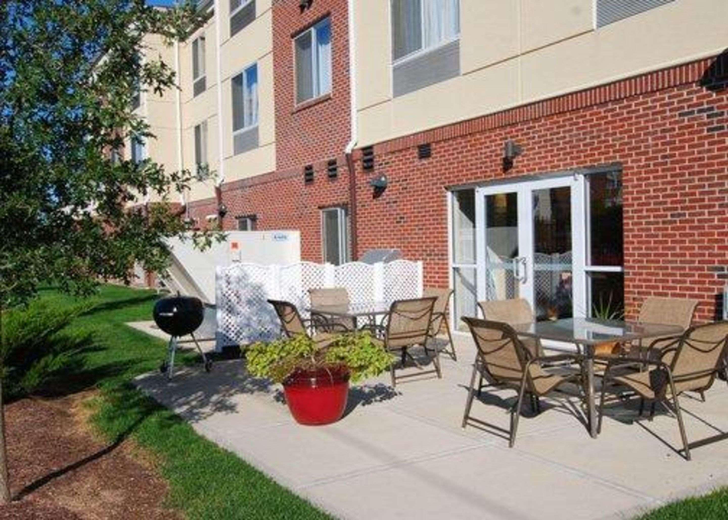 Comfort Suites Urbana Champaign, University Area Exterior photo