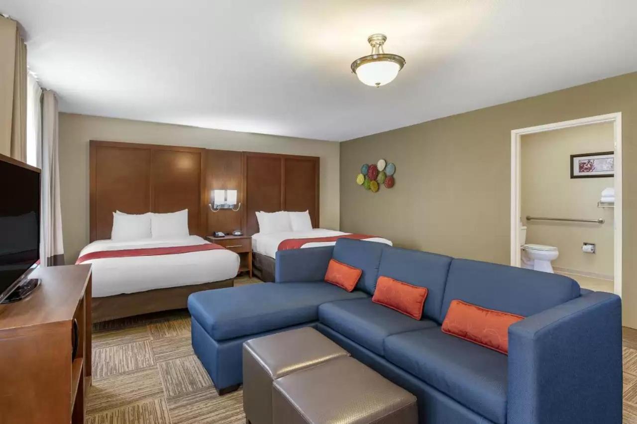 Comfort Suites Urbana Champaign, University Area Exterior photo